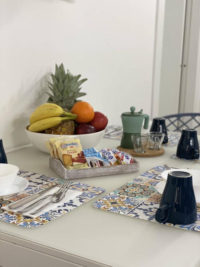 Casa Duomo Apartment Наполи Екстериор снимка